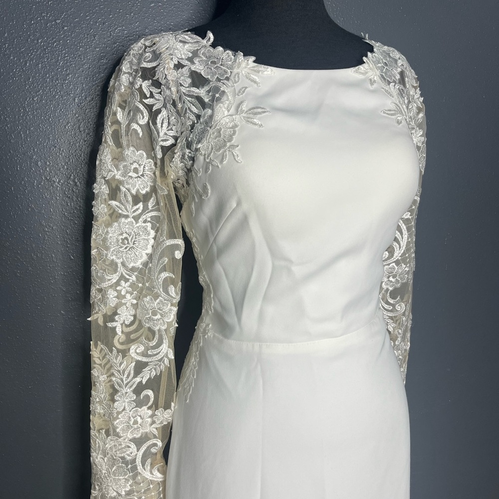 Lightweight, crêpe, long sleeve lace wedding gown ivory - Picture 3 of 15